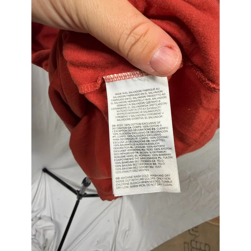 The North Face Mens XXL Short Sleeve Novelty Graphic Tee in Tandori Spice Red